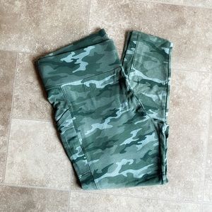 Women’s Lou and Grey green camo leggings. New without tags. Size XL.